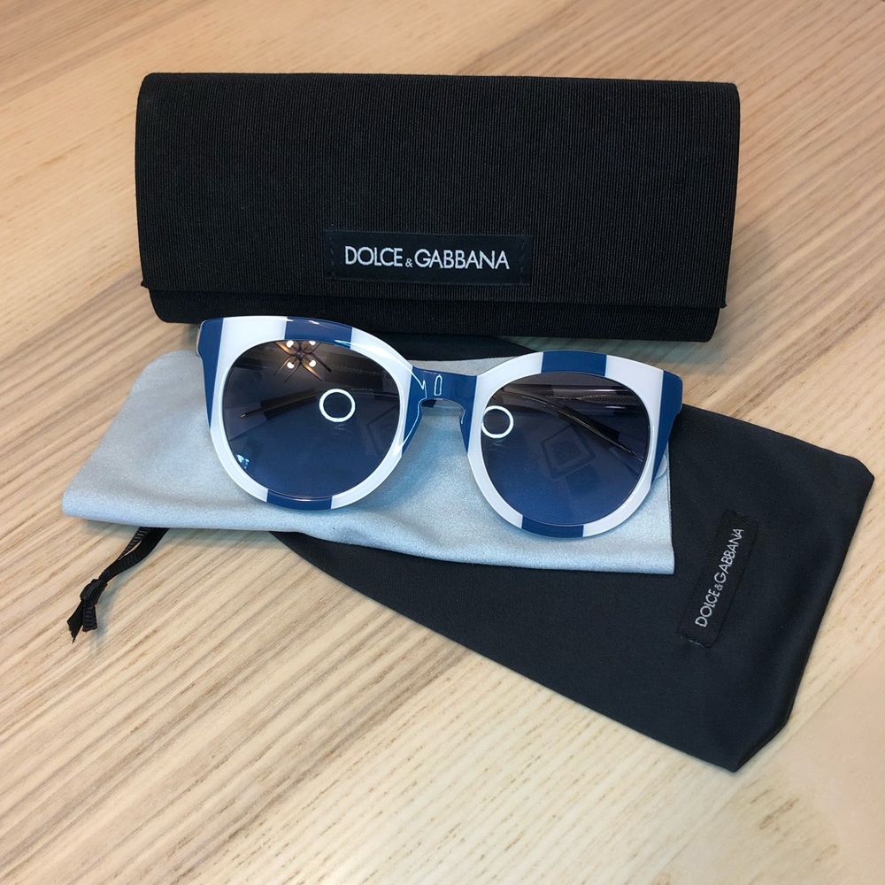 💙🤍☀️D&G blue and white striped sunnies☀️🤍💙